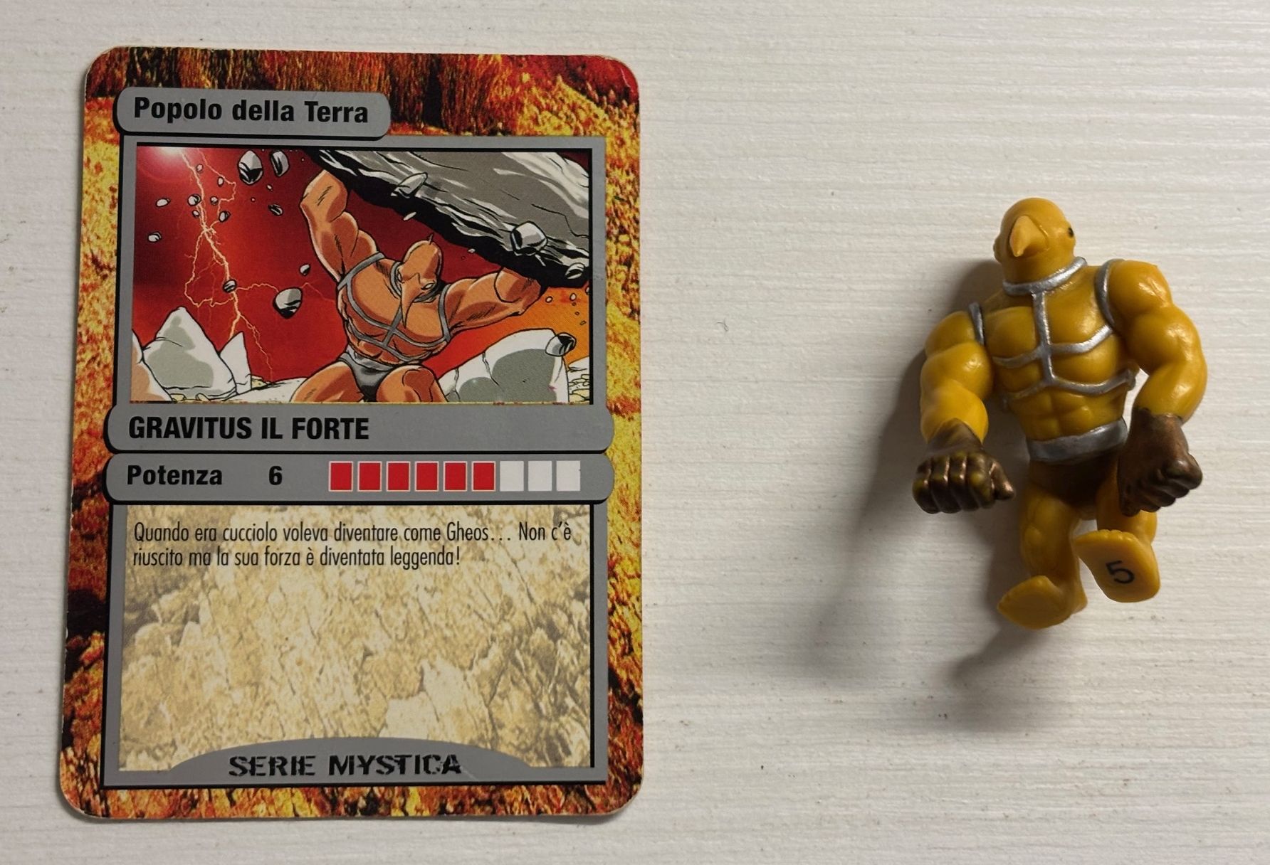 Gormiti Mystica - Gravitus il Forte con carta